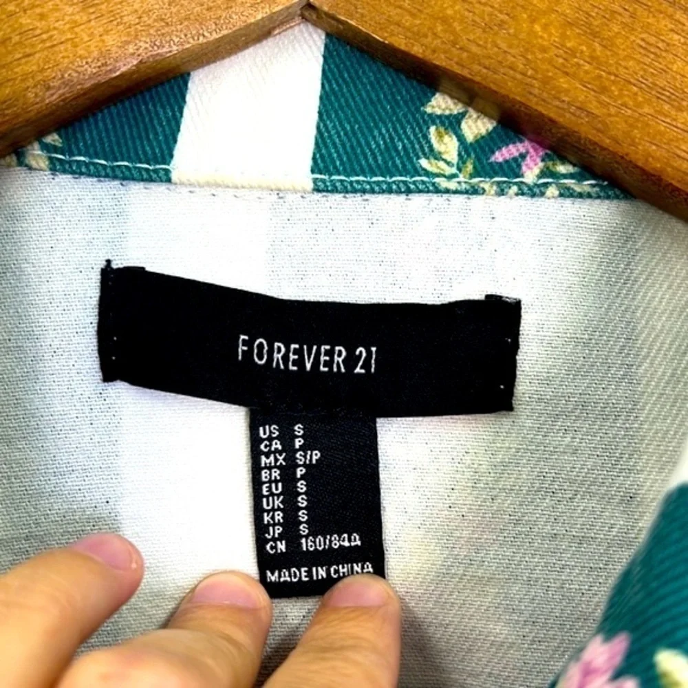 Forever 21 - Vintage Retro Stripe Floral Denim Crop Jacket Size Small